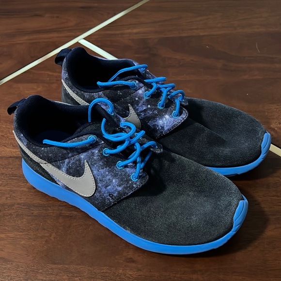 Nike Roshe Runs Galaxy Print Size US 6Y